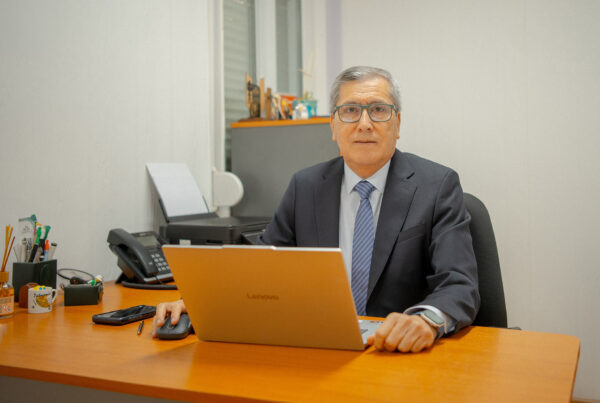 Roberto Urdanivia Rector (s)